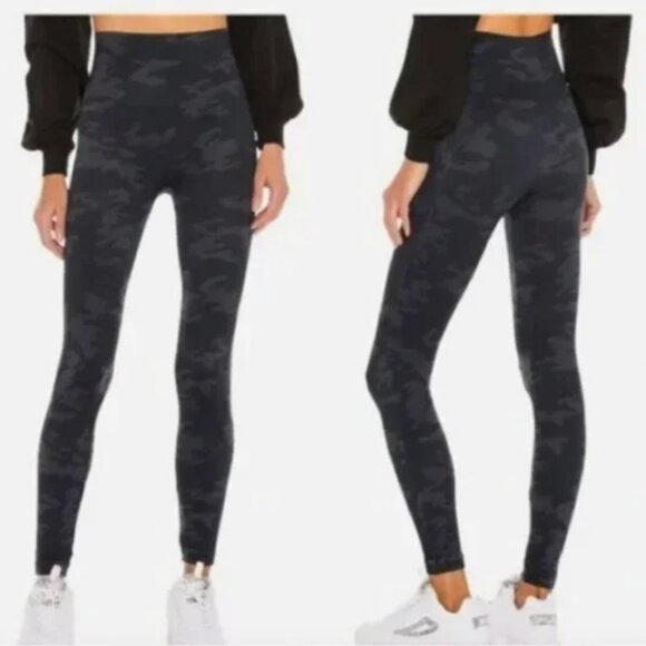 SPANX Look At Me Now Seamless Leggings Black Cameo Size S/P - Picture 2 of 10